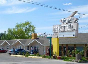 Mac's Motel
