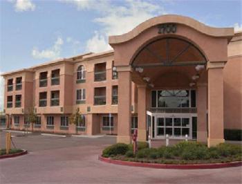 Hawthorn Suites by Wyndham Livermore Wine Country