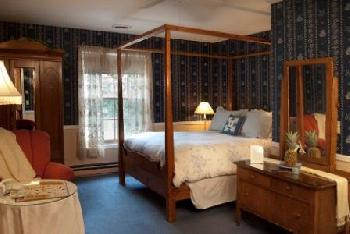 Eagle Harbor Inn