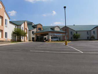 Hawthorn Suites by Wyndham Kansas City Airport