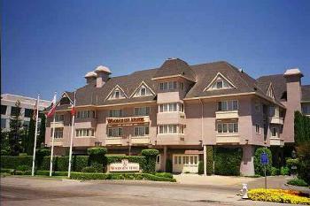 Woodcrest Hotel