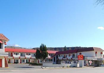Econo Lodge  Inn & Suites Durango