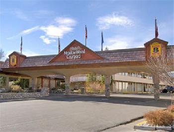 Super 8 Meadow Wood Courtyard