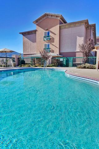 Holiday Inn Express Hotel & Suites TEHACHAPI HWY 58/MILL ST.