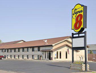 Super 8 Motel - Huron