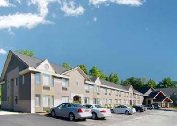 Comfort Inn & Suites at Maplewood