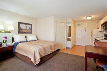 Candlewood Suites CHICAGO-WHEELING