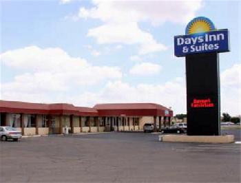 Days Inn and Suites Clovis