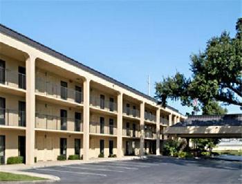 Baymont Inn and Suites Pensacola
