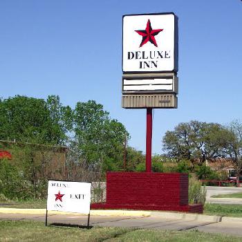 Stephenville Deluxe Inn