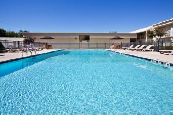 Holiday Inn COLUMBUS-NORTH I-185