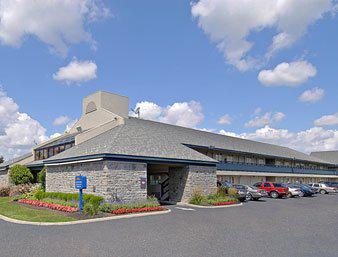 Baymont Inn and Suites Columbus Airport