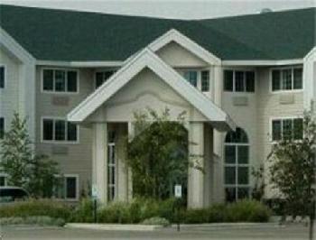 Hawthorn Suites by Wyndham Oshkosh