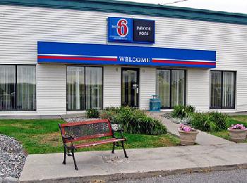 Motel 6 Fargo