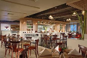 Parkroyal on Kitchener Road