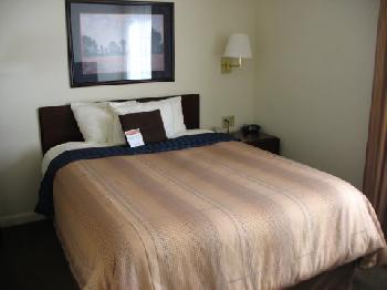 Candlewood Suites LOUISVILLE-EAST