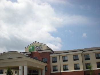 Holiday Inn Express Hotel & Suites FAIRMONT