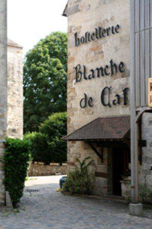 INTER-HOTEL HOSTELLERIE BLANCHE DE CASTILLE
