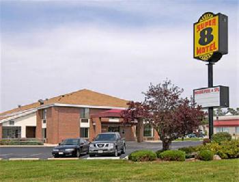 Super 8 Watertown WI