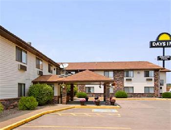 Days Inn and Suites Davenport East