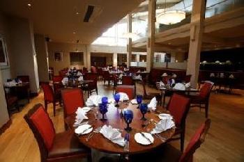 Menzies Cambridge Hotel & Golf Club