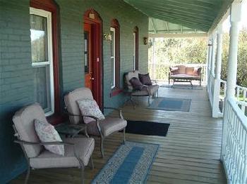 Applesauce Inn B&B