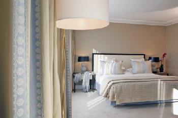 Warwick Champs-Elysees Hotel