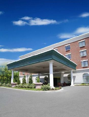 Hampton Inn  Suites Rockville Centre