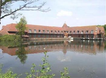 Lakeside Lodges