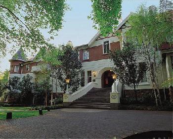 SUNNYSIDE PARK HOTEL