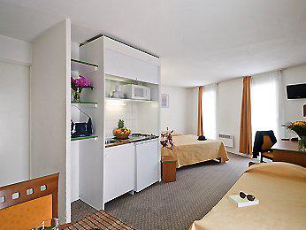 Adagio Access La Defense Place Charras
