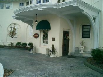 The Lighthouse Inn Resort