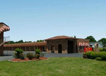 Econo Lodge & Suites