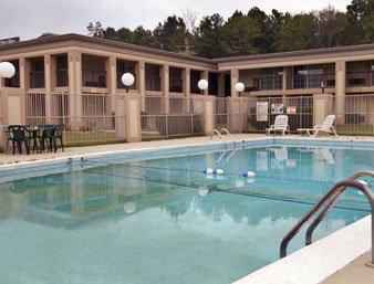 Howard Johnson Inn - Durham