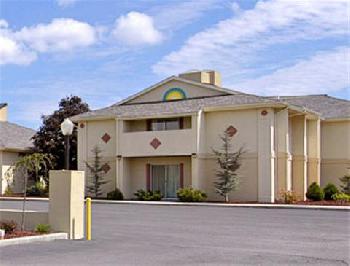 Days Inn And Suites Frostburg