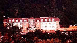 Roslyn Claremont Hotel