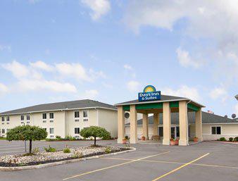 Days Inn and Suites Dundee