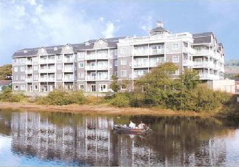 Rivertide Suites Hotel