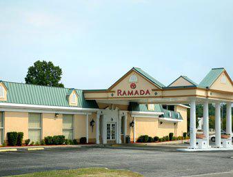Ramada Inn and Suites Lumberton
