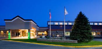 Holiday Inn DETROIT LAKES