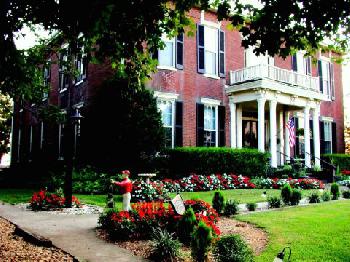 1851 Historic Maple Hill Manor