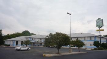 Super 8 West Bend