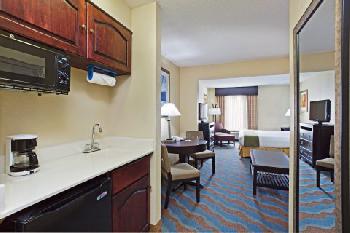 Holiday Inn Express Hotel & Suites GREENWOOD