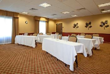 Holiday Inn Express Hotel & Suites GOODLAND