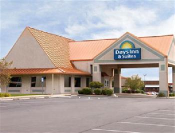 Days Inn and Suites Kokomo