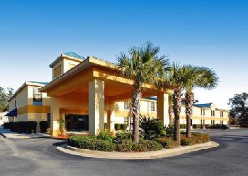 Quality Inn Darien