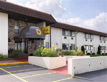 Super 8 Windsor  Madison