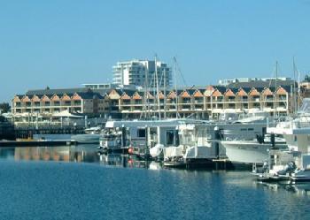 Quality Suites Crest Mandurah