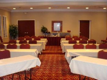 Holiday Inn Express Hotel & Suites WALLACE-HWY 41