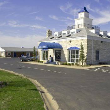 Rockford Alpine Inn and Suites
